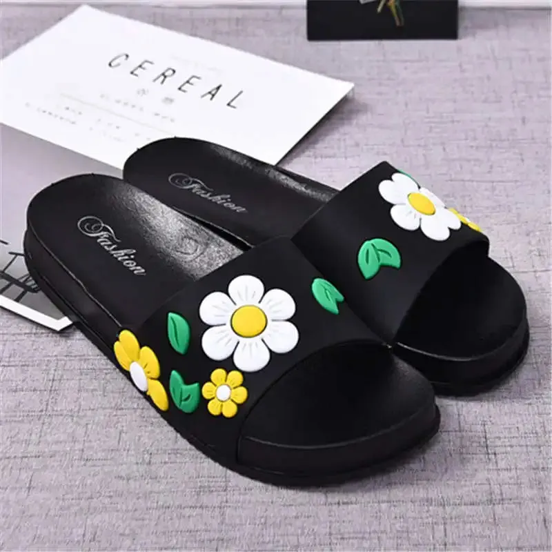 Lovely Flowers Decoration Summer Flip Flops