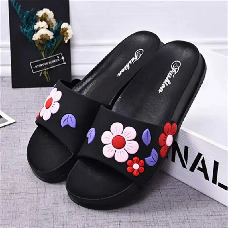 Lovely Flowers Decoration Summer Flip Flops