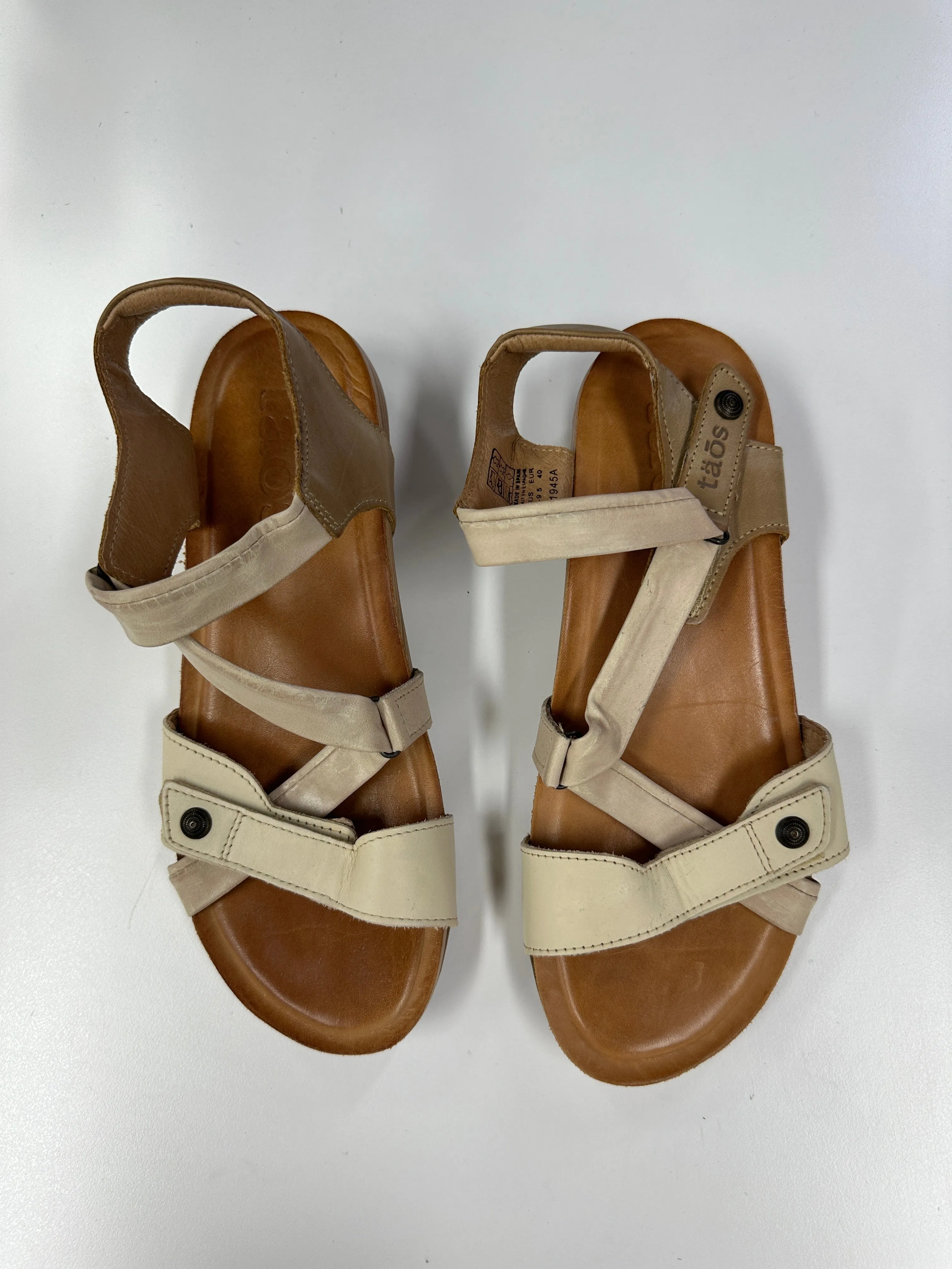 Multiverse Leather Sandal in Beige