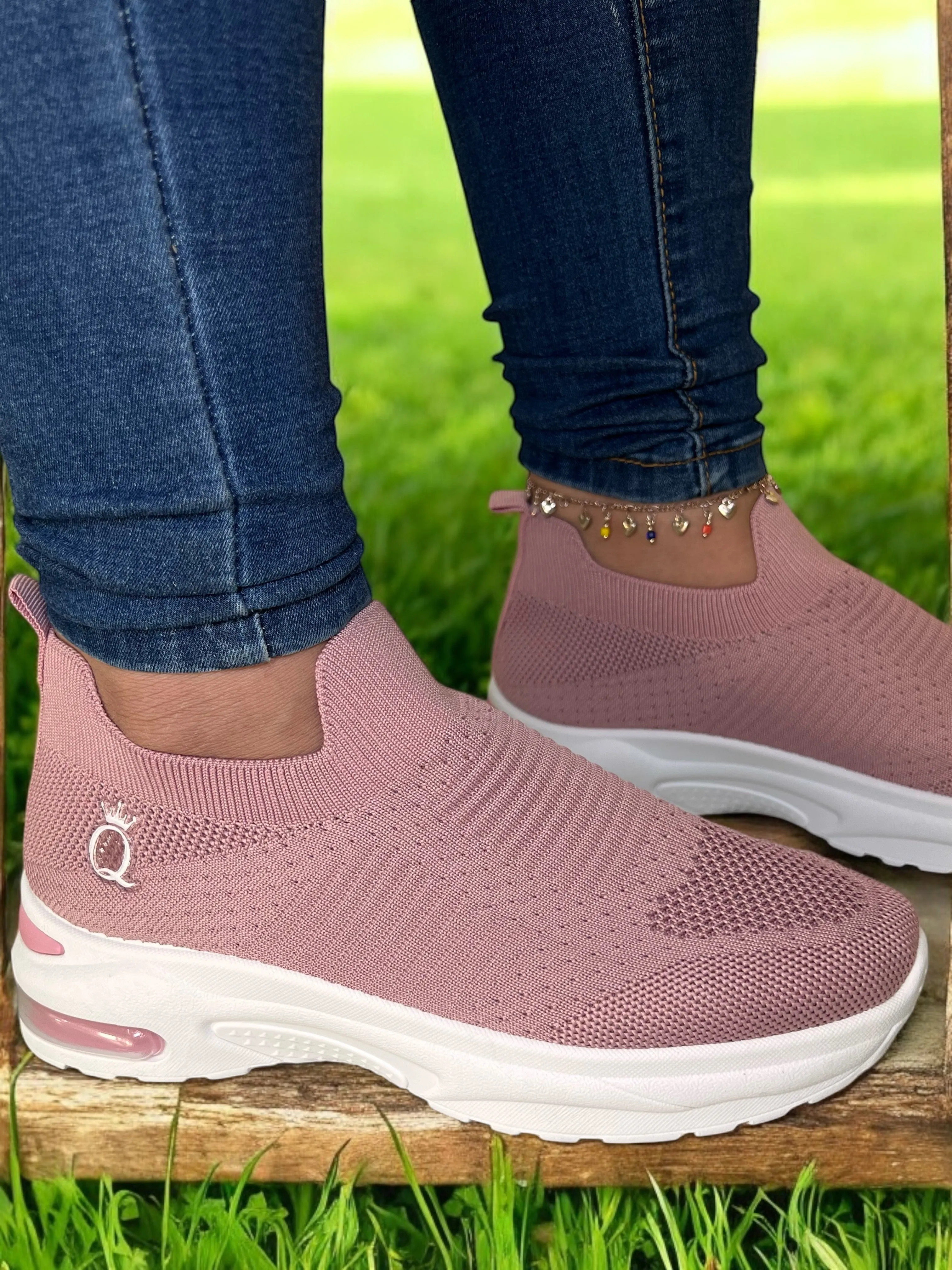 SHIDaQIN Ultra Comfort Slip-On Athletic Sneakers