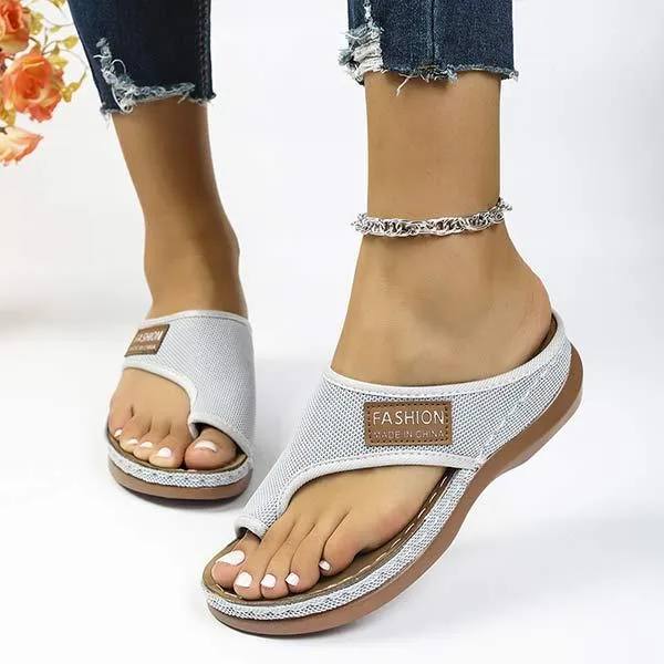 Women's Vintage Vacation Sandals with Toe Ring and Low Heel 73092100C